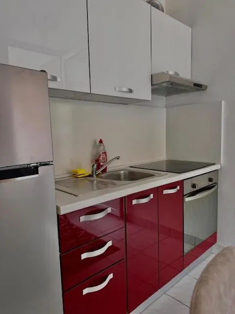 Apartman Histria بولا 0*,